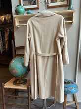 Load image into Gallery viewer, Vintage Cream 100% Cashmere Coat