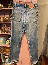 Load image into Gallery viewer, 04 - Vintage Y2K 517 Levi’s - 2001 - 34/34