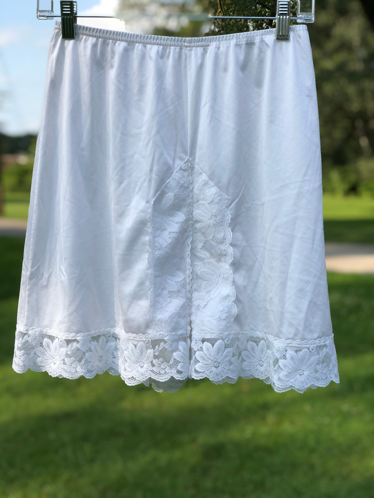 Vintage White Lingerie Shorts – LBE Vintage